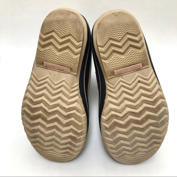 Sorel: waterproof plaid “Yoot Pac” boots (5) - Picture 7 of 11